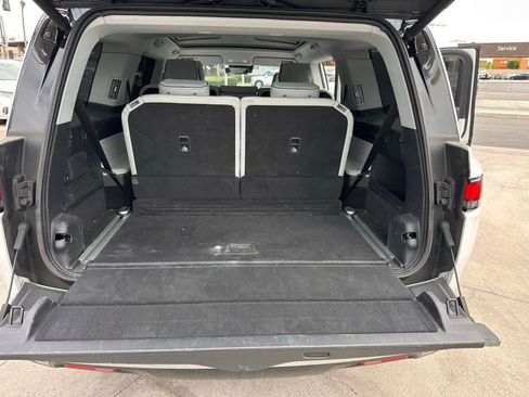Used 2025 Rivian R1S Adventure AWD/4WD image 10