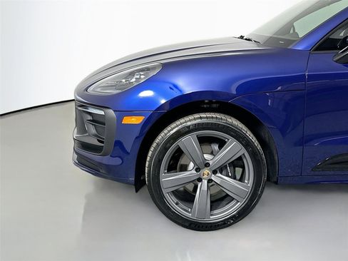Certified 2026 Porsche Macan AWD/4WD image 11