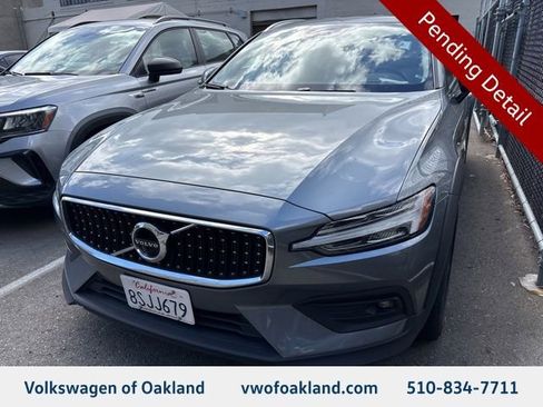 Used 2020 Volvo V60 T5 Cross Country w/ Protection Package Premier AWD/4WD image 1