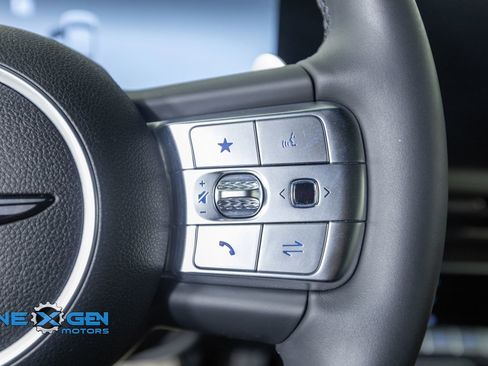 Used 2025 Genesis GV60 Advanced AWD/4WD image 15