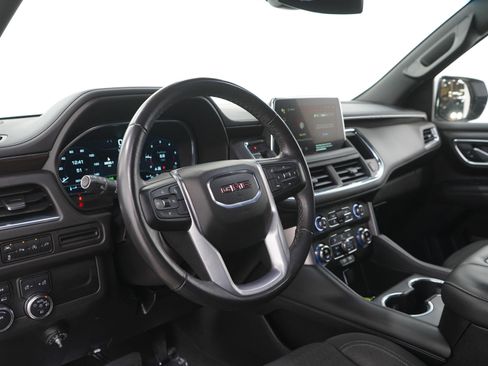 Used 2022 GMC Yukon SLE w/ Gmc Pro Safety Plus Package AWD/4WD image 25