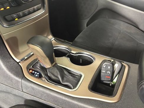 Used 2017 Jeep Grand Cherokee Laredo w/ Quick Order Package 2BE RWD image 23