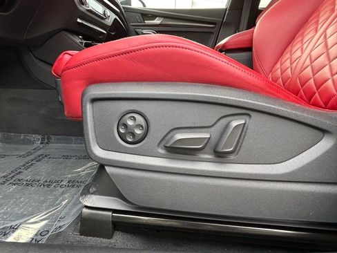 Used 2024 Audi SQ5 Premium Plus w/ Premium Plus Package image 11