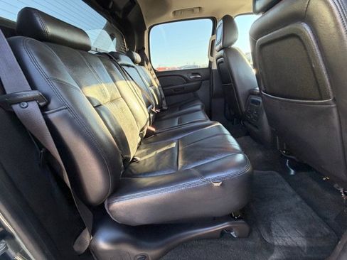 Used 2009 Chevrolet Avalanche LT w/ Luxury Package image 10