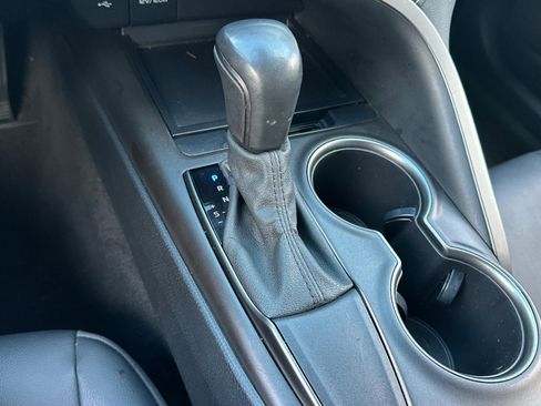 Used 2021 Toyota Camry SE image 16