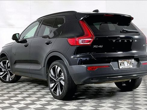 Used 2024 Volvo XC40 B5 Ultimate w/ Protection Package Premier AWD/4WD image 13
