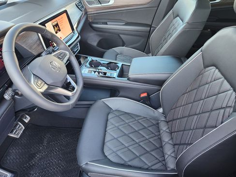 New 2026 Volkswagen Atlas SEL Premium R-Line AWD/4WD image 17