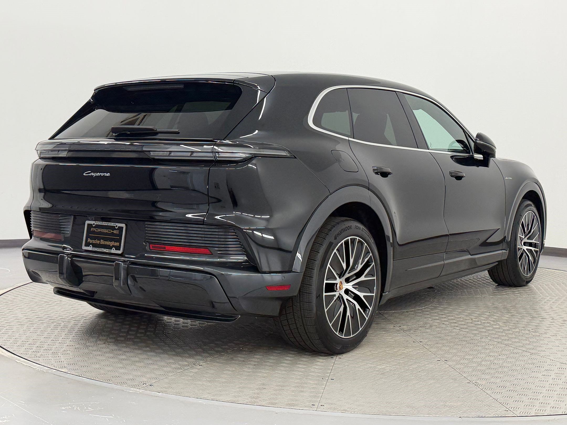 New 2026 Porsche Cayenne Electric AWD/4WD image 9