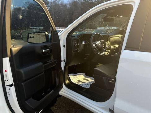 Used 2020 Chevrolet Silverado 1500 Custom w/ Custom Value Package image 13