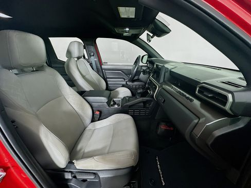 Used 2025 Toyota Tacoma SR5 image 30