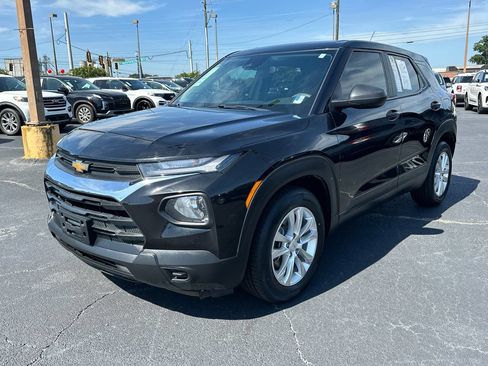 Used 2023 Chevrolet TrailBlazer LS FWD image 3