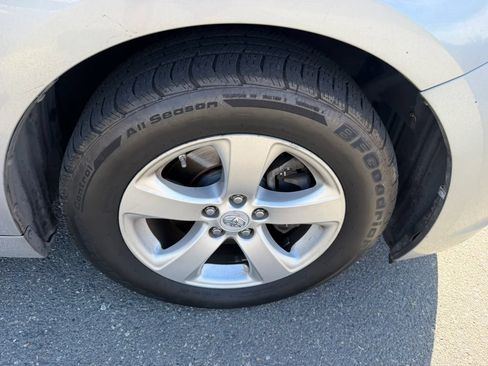Used 2011 Toyota Sienna w/ Towing Pkg FWD image 26