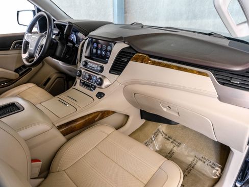 Used 2016 GMC Yukon Denali w/ Open Road Package image 11