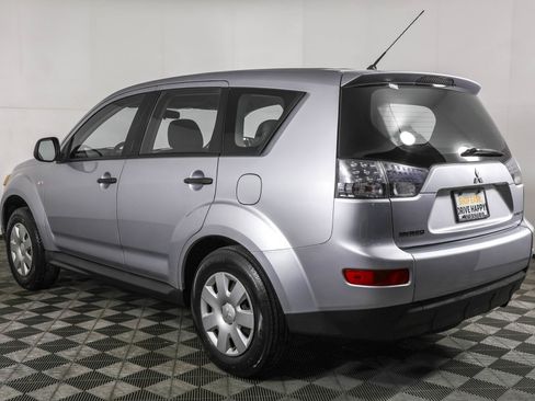 Used 2009 Mitsubishi Outlander ES image 15