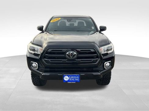 Used 2018 Toyota Tacoma Limited image 9