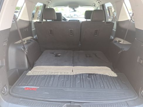 Used 2020 GMC Acadia SLE w/ Driver Convenience Package FWD image 12