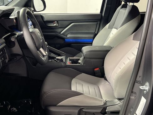 Used 2025 Toyota Tacoma TRD Off-Road image 12