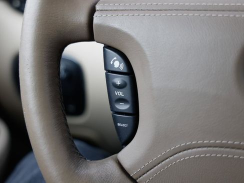 Used 2004 Jaguar XJ8 image 26