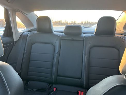 Used 2024 Volkswagen Jetta SE w/ Panoramic Sunroof Package image 11