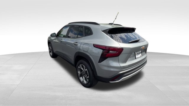 Certified 2026 Chevrolet Trax LT FWD image 4