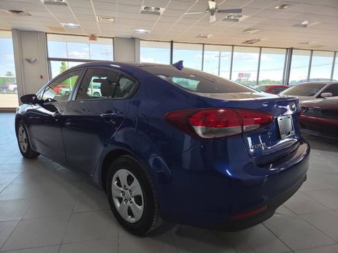 Used 2017 Kia Forte LX FWD image 5