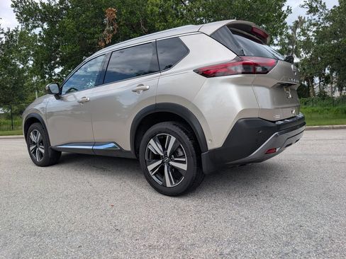 Used 2023 Nissan Rogue SL w/ SL Premium Package FWD image 6