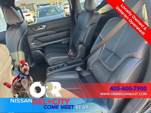 New 2026 Nissan Armada SL w/ Captain's Chari Seat Package AWD/4WD image 12