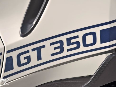 Used 2020 Ford Mustang Shelby GT350 w/ Technology Package RWD image 12
