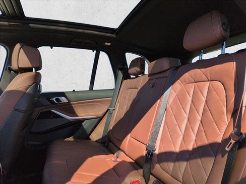 Used 2025 BMW X5 M60i image 21