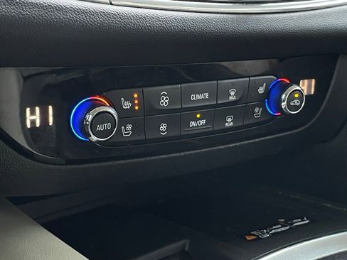 Used 2023 Buick Enclave Premium w/ Experience Buick Package image 19