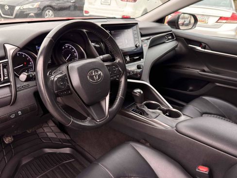 Used 2021 Toyota Camry SE image 16
