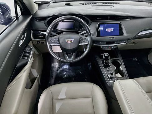 Used 2022 Cadillac XT4 Luxury w/ Cold Weather Package AWD/4WD image 10