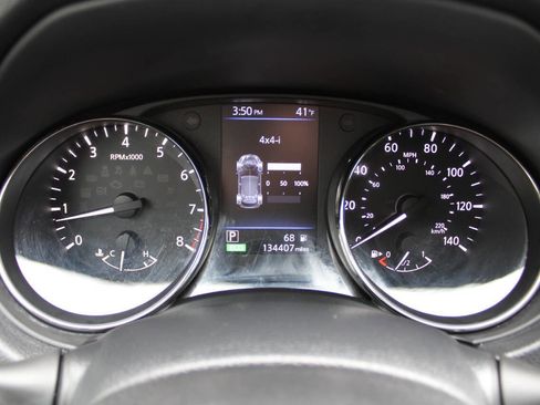 Used 2018 Nissan Rogue S image 37