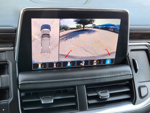 Used 2021 Chevrolet Tahoe LT w/ LT Signature Package RWD image 8