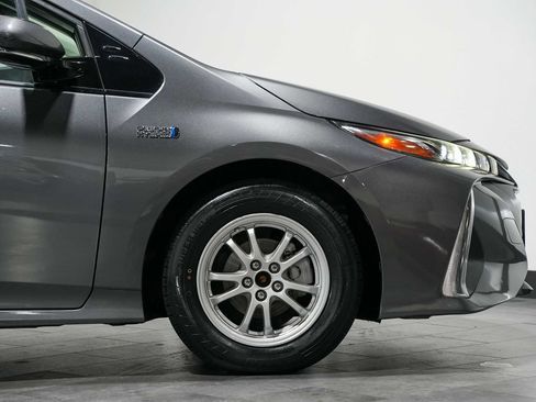 Used 2017 Toyota Prius Prime Premium w/ Carpet Mat Package FWD image 9