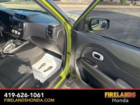 Used 2014 Kia Soul FWD image 30
