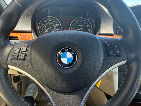Used 2013 BMW 328i Convertible RWD image 4