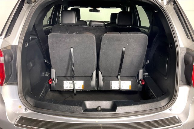 Used 2018 Ford Explorer XLT w/ Equipment Group 202A AWD/4WD image 27
