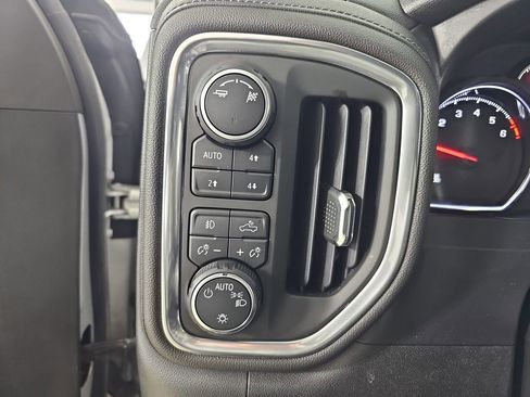 Used 2019 Chevrolet Silverado 1500 RST image 30
