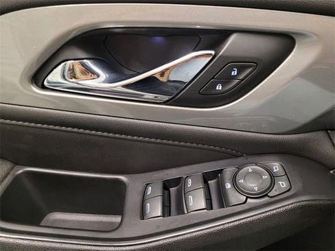 Used 2022 Chevrolet Traverse LT image 28