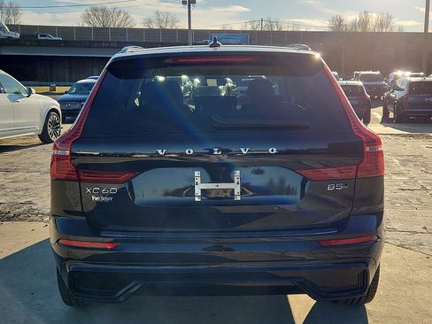 Certified 2023 Volvo XC60 B5 Plus w/ Climate Package image 5