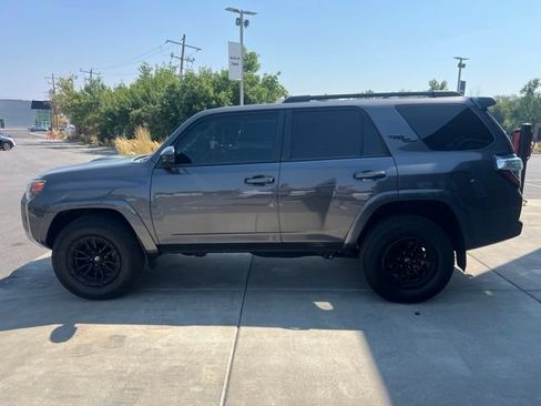 Used 2022 Toyota 4Runner TRD Off-Road AWD/4WD image 3