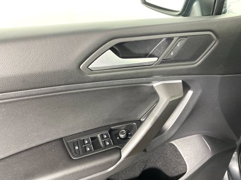 Used 2021 Volkswagen Tiguan SE R-Line AWD/4WD image 15