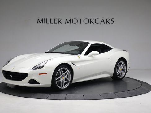 Certified 2017 Ferrari California T image 14