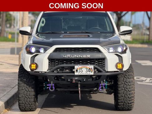 Used 2016 Toyota 4Runner SR5 image 7