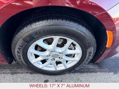 Certified 2020 Chrysler Voyager Lxi image 8