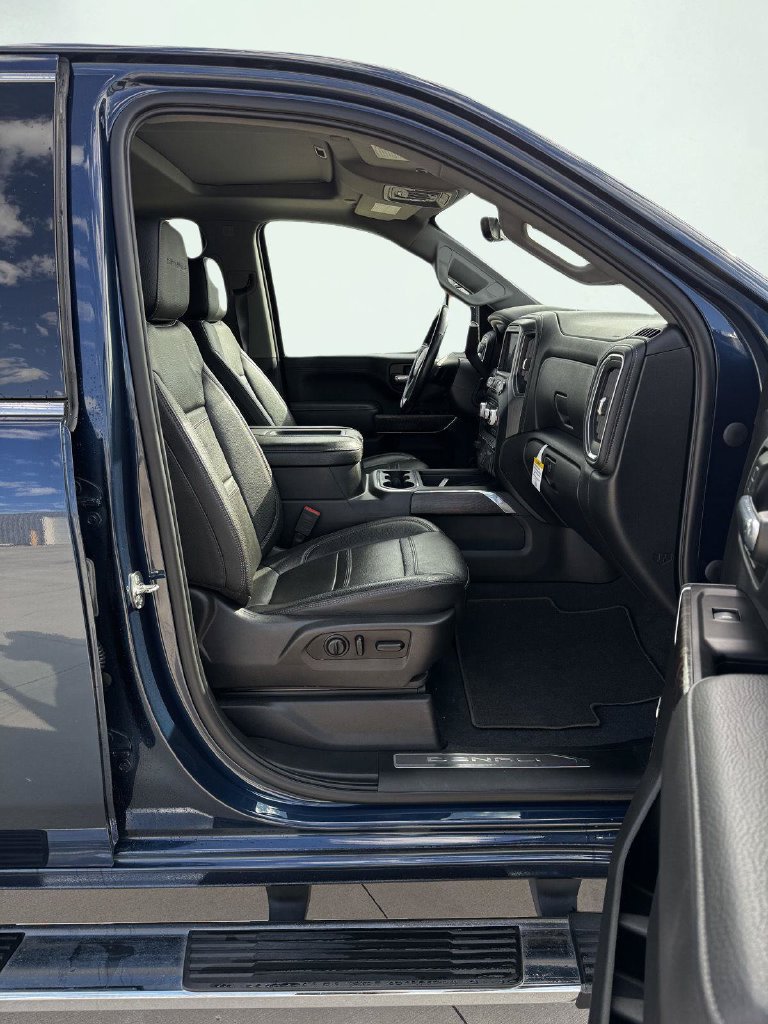Used 2020 GMC Sierra 2500 Denali w/ Denali Ultimate Package AWD/4WD image 24