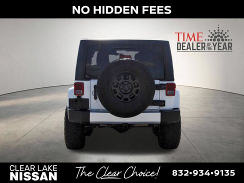 Used 2018 Jeep Wrangler Unlimited Sahara w/ Connectivity Group AWD/4WD image 6