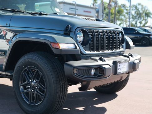 New 2026 Jeep Gladiator Sport AWD/4WD image 7