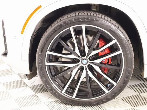 Used 2024 BMW X5 xDrive40i w/ M Sport Package image 19